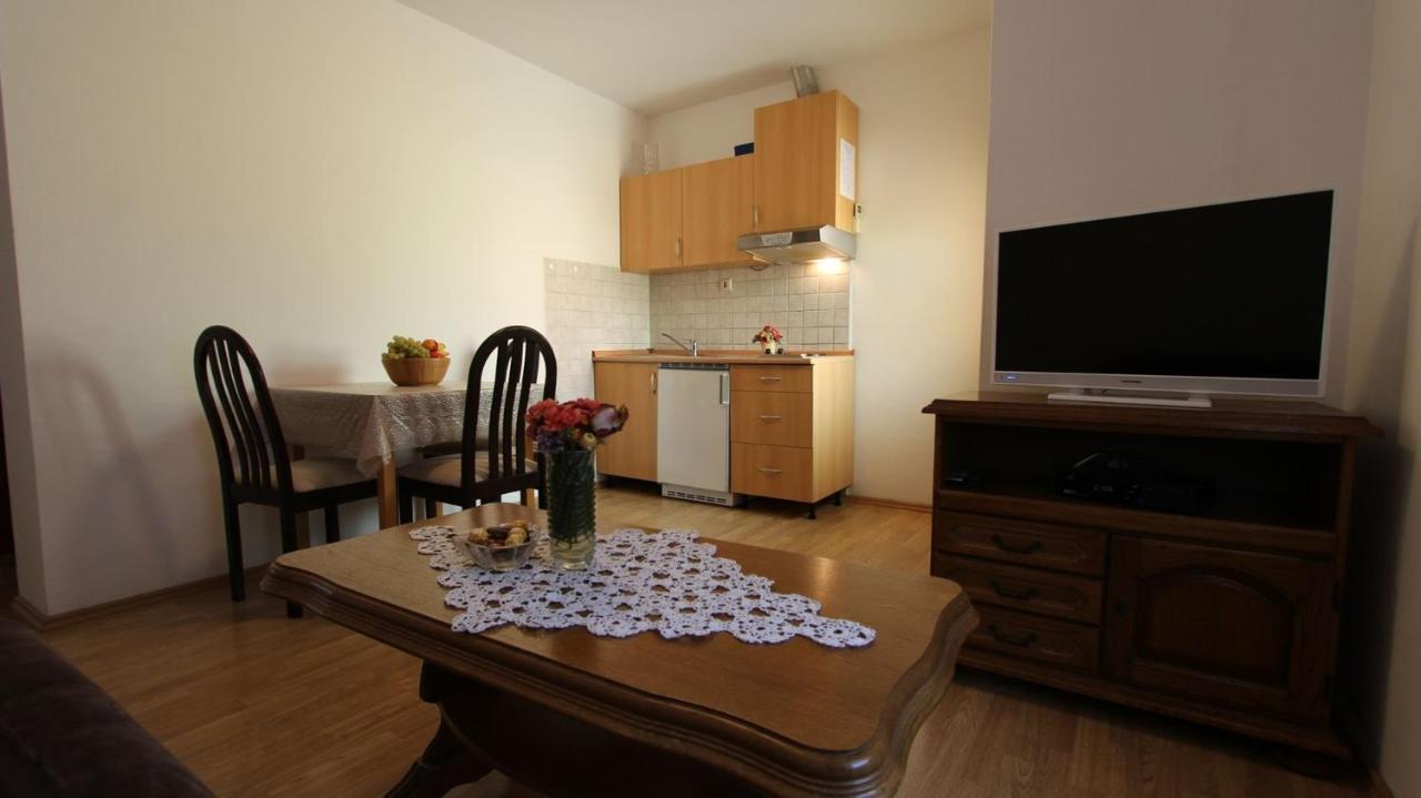 Apartments Grzetic Malinska Extérieur photo