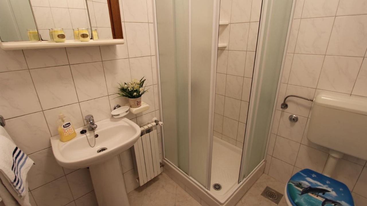 Apartments Grzetic Malinska Extérieur photo